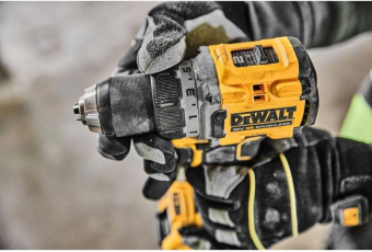 Шуруповерт DeWalt DCD800NT-XJ аккум. патрон:быстрозажимной (кейс в комплекте) от магазина РЭССИ