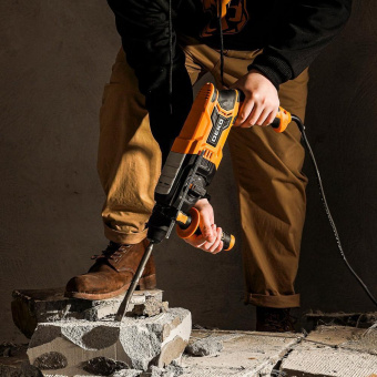 Перфоратор Deko DKH1200W патрон:SDS-plus уд.:3.2Дж 1200Вт (кейс в комплекте) от магазина РЭССИ