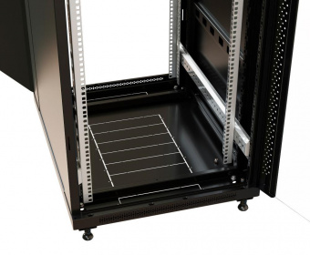 Шкаф серверный WRline (WR-TT-2761-AS-RAL9004) напольный 27U 600x1000мм пер.дв.стекл задн.дв.стал.лист 2 бок.пан. 800кг черный 910мм 1388мм IP20 сталь от магазина РЭССИ