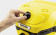 Строительный пылесос Karcher WD 2 Plus V-12/4/18 1000Вт (уборка: сухая/сбор воды) желтый от магазина РЭССИ