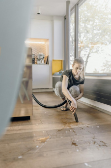 Строительный пылесос Karcher WD 4 V-20/5/22 1000Вт (уборка: сухая/сбор воды) желтый от магазина РЭССИ