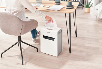 Шредер Leitz IQ Protect Premium 4M белый (секр.P-5) фрагменты 4лист. 14лтр. скрепки скобы от магазина РЭССИ