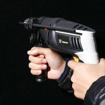 Дрель ударная Deko DKID650W 650Вт ключевой реверс (кейс в комплекте) (063-4092) от магазина РЭССИ